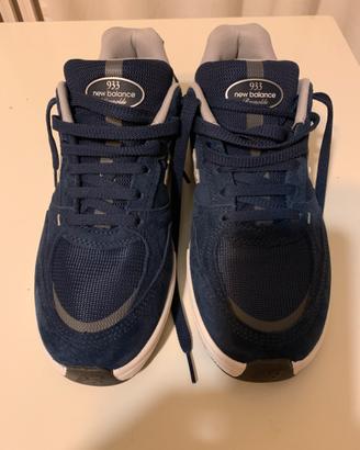 Sneakers New Balance modello 933