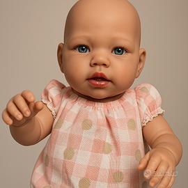 Bambola realistica tipo reborn