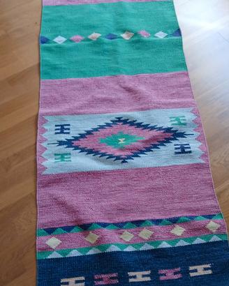 Tappeto con disegni geometrici in cotone 