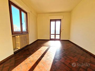 Appartamento di 100 m² con 4 locali e box auto a S