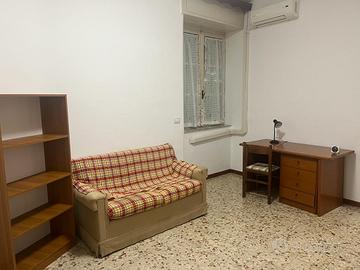 Camera per studentessa
