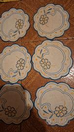 Sottobicchieri ricamati in tessuto