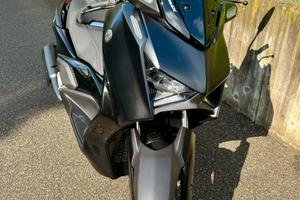 Yamaha xmax 300 tech max