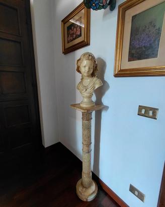 statua di donna