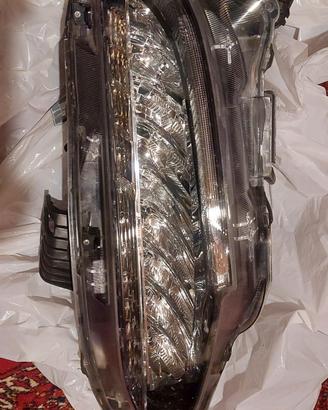 faro Honda Civic lato guida (sinistra).