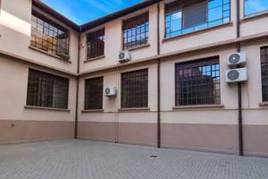 Immobile di 385 m² con più di 5 locali a Milano
