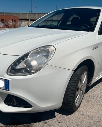 SPLENDIDA Giulietta Alfa Romeo 2.0 JTDm Nav/Tauch/