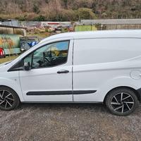Ford Transit courier  cilindrata 1500 cv 75