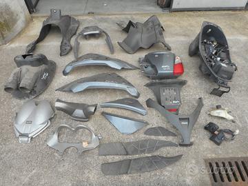 Carena plastica ricambi aprilia atlantic 125 250 5