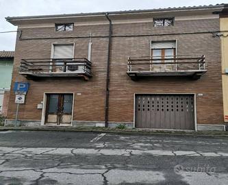 Immobile in asta di 383 m² con 5 locali e box auto