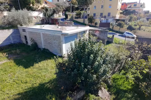 Rustico / Casale di 910 m² con 1 locale a Guidonia