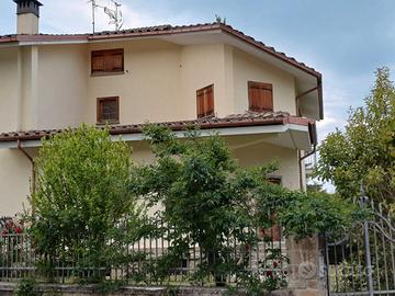 Porzione di villa bifamigliare