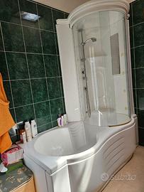 Vasca con doccia idromassaggio