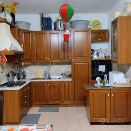 Cucina completa di elettrodomestici