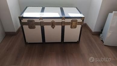 Baule contenitore crema e ottone 