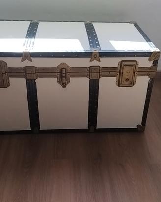 Baule contenitore crema e ottone 