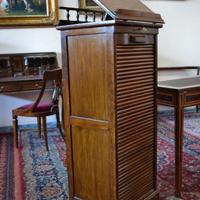 Schedario a serrandina stile inglese con leggio