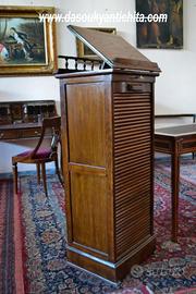 Schedario a serrandina stile inglese con leggio