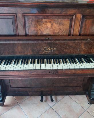 Pianoforte verticale T. Harrison inizio 900