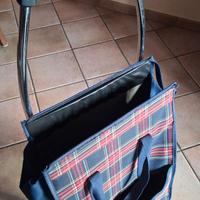 Carrello porta spesa in metallo con ruote