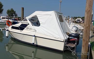 Semicabinato con fuoribordo Mercury 125CV