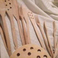 Posate pinze e sottopentola legno