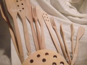 Posate pinze e sottopentola legno