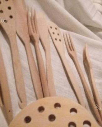 Posate pinze e sottopentola legno