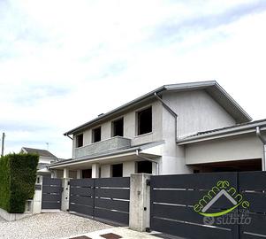 VILLA SEMINDIPENDENTE