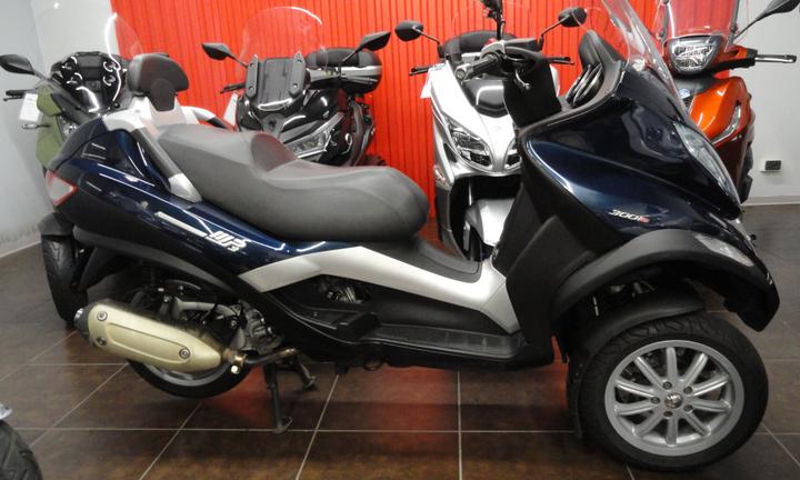 PIAGGIO MP3 300