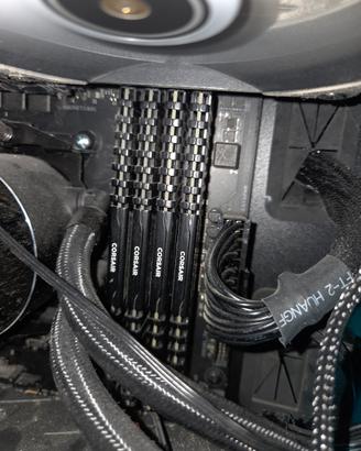 32 GB RAM DDR4 Corsair 3000mhz e Ryzen 7 5800x