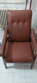 Poltrona reclinabile in legno e pelle