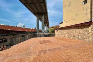 3 LOCALI A NAPOLI