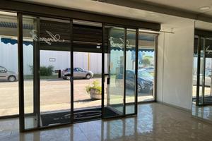 Immobile di 2000 m² con 4 locali a Nola