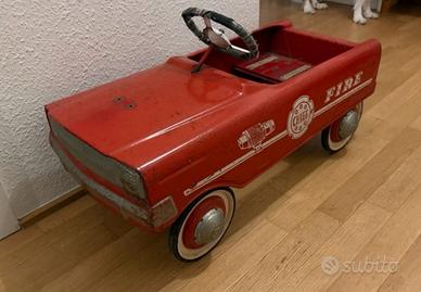 Auto a pedali antica Fire Chief Murray in latta 