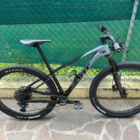 Mountain bike carbonio 29 Giant xtc adv nuova