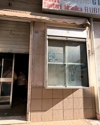 Ampio locale commerciale zona Cavour