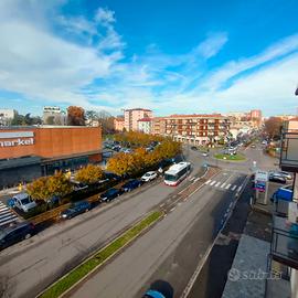 Via Manfredi :Stanza per studentessa universitaria