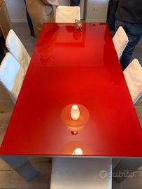 Tavolo rosso vetro