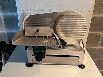 Affettatrice in metallo funzionante. G3 Ferrari