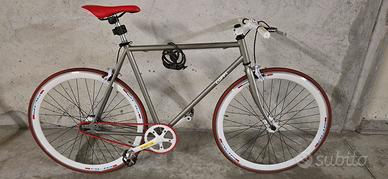 Bici scatto fisso o ruota libera