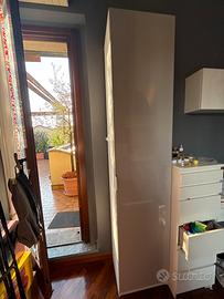 Armadio IKEA grigio lucido