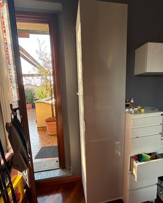 Armadio IKEA grigio lucido