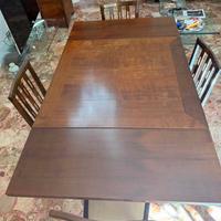 Tavolo da pranzo in legno