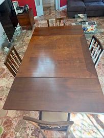 Tavolo da pranzo in legno