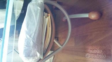 Tavolo ripiano in vetro con portariviste