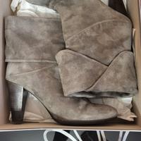 Stivaletti grigi scamosciati