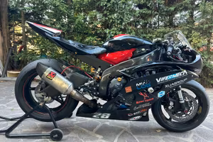 Yamaha R6 2011 pronto pista