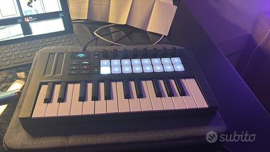 Tastiera midi Novation lauchkey 25 mk4