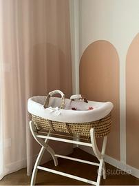 Culla in vimini per neonati con supporto in legno